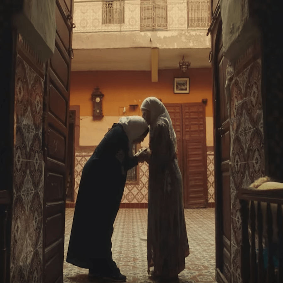 Women-Medina-Marrakech-Morocco-Travel-Blog